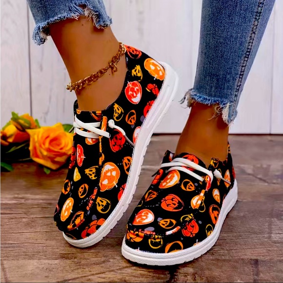 NIP Halloween shoes Pumpkins  size 10.5 comfortable perfect - trick or treating - Picture 1 of 15